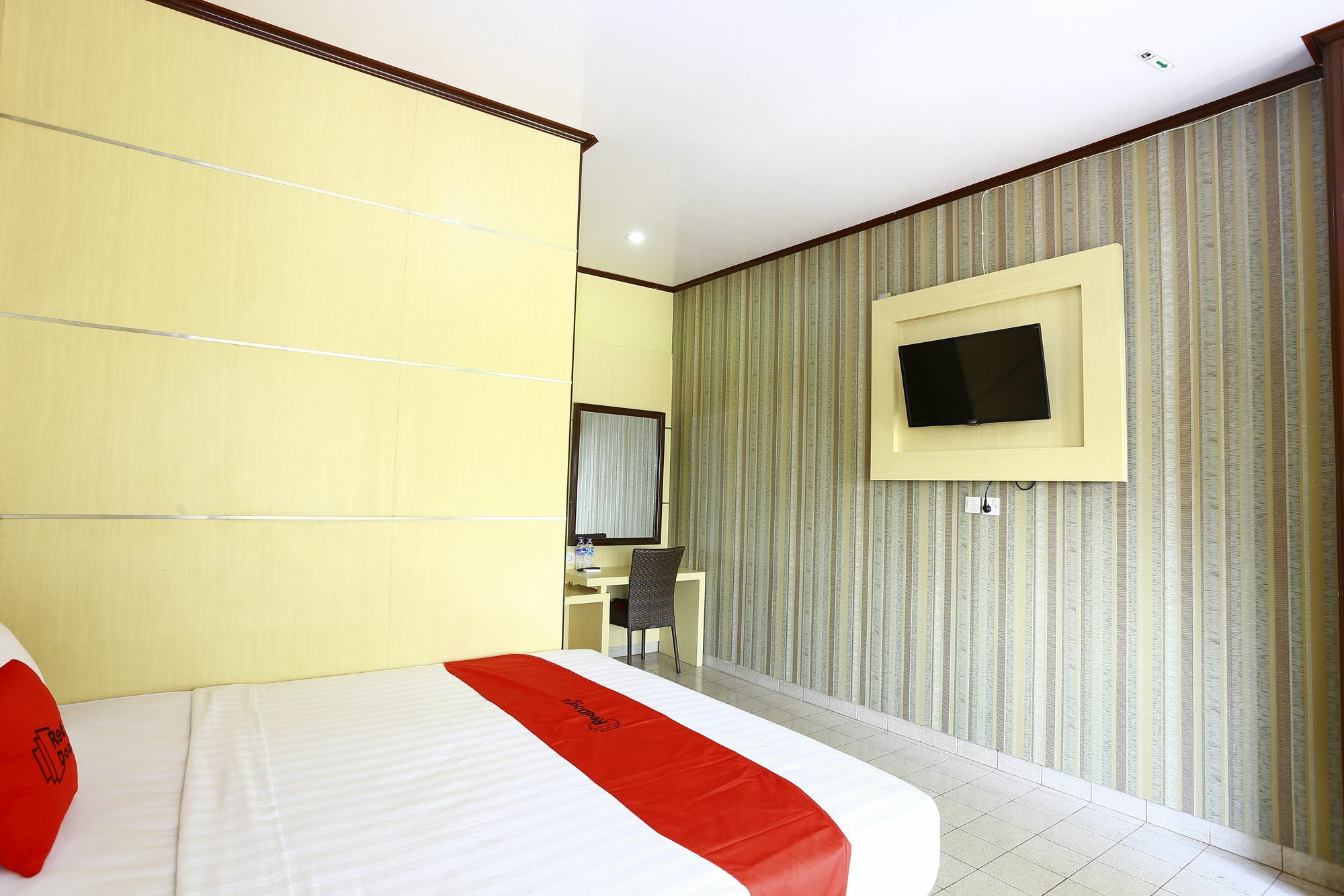 Reddoorz Near Prawirotaman 2 Hotel Yogyakarta Ngoại thất bức ảnh